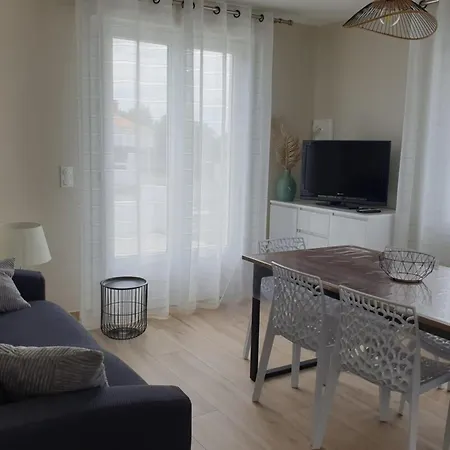 L'Envol De Sion Sur L'Ocean Proche Ocean Nyaraló